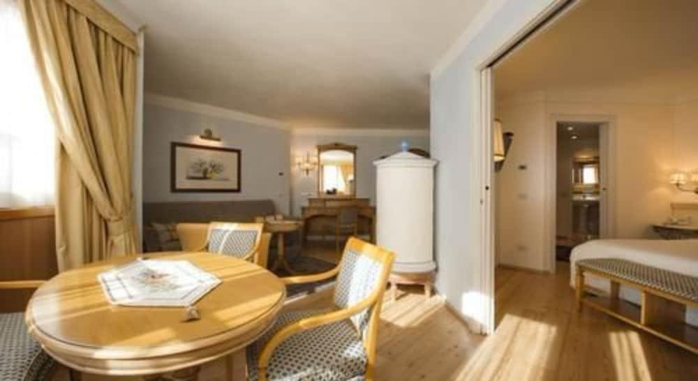 Alpen Suite Hotel Madonna Exterior foto