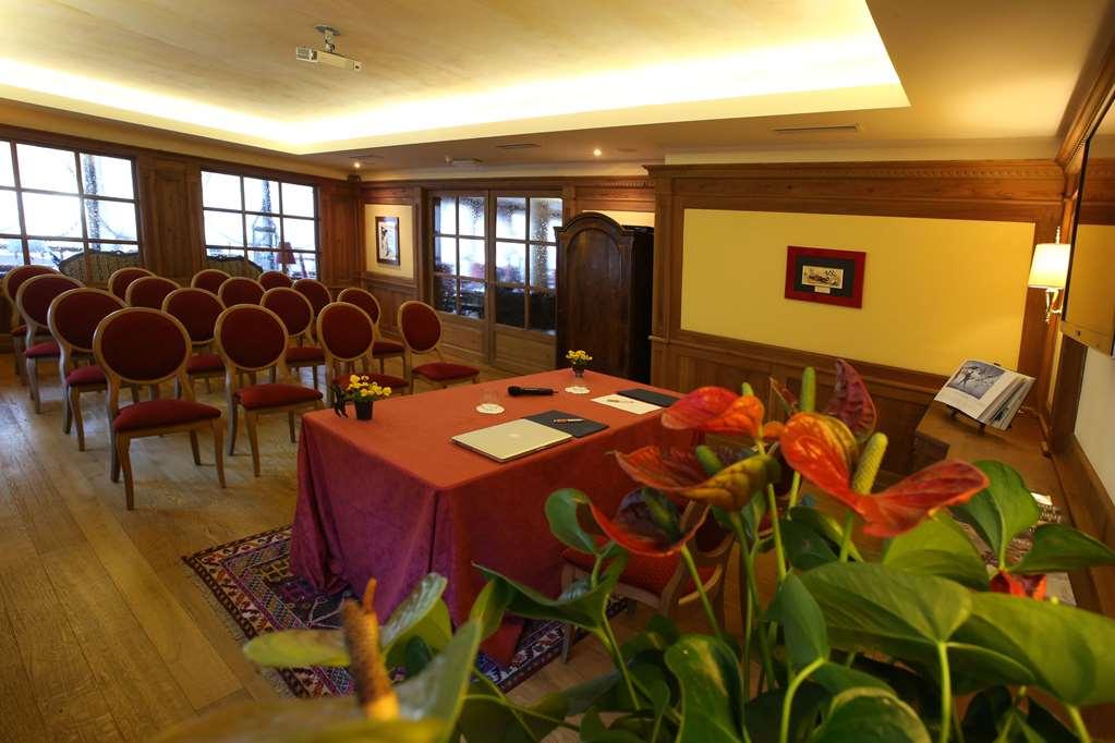 Alpen Suite Hotel Madonna Einrichtungen foto