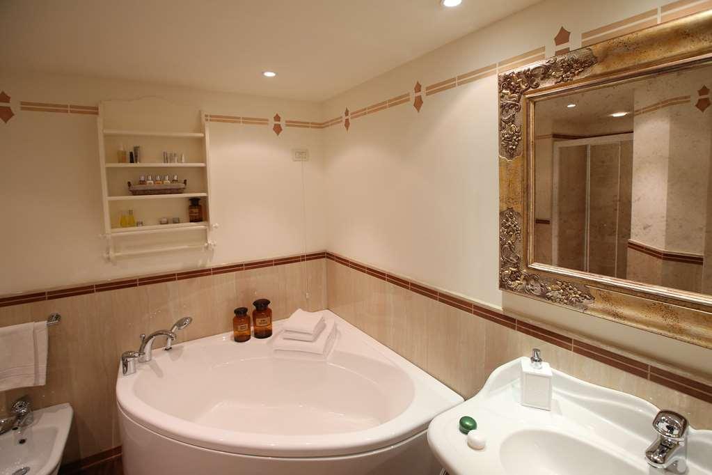 Alpen Suite Hotel Madonna Zimmer foto