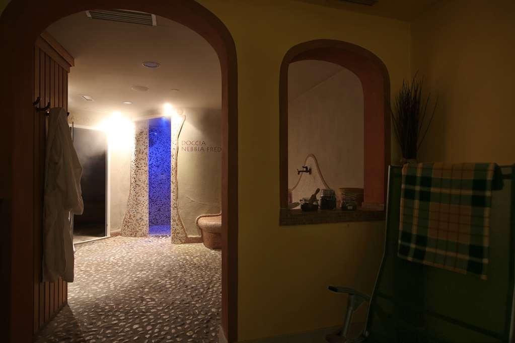 Alpen Suite Hotel Madonna Einrichtungen foto