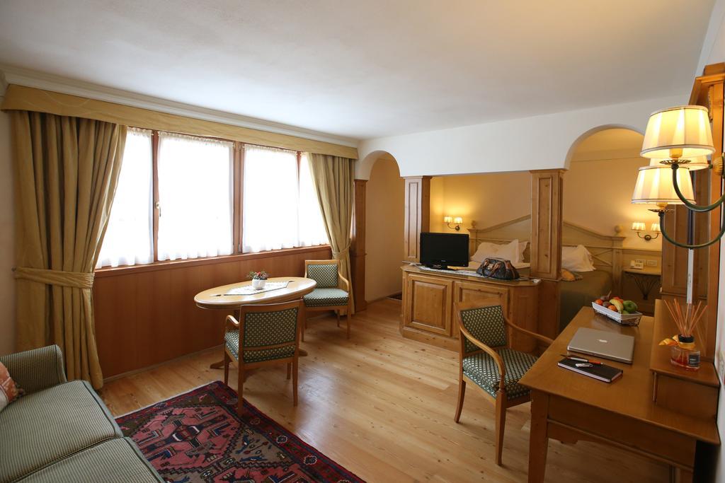 Alpen Suite Hotel Madonna Exterior foto